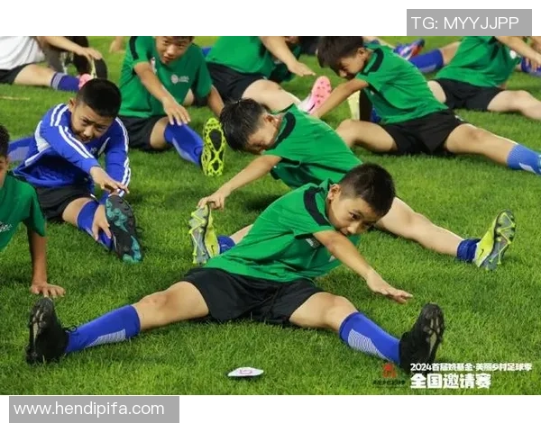 平躺玩足球的乐趣与挑战探索让我们重新定义这项运动的体验与乐趣