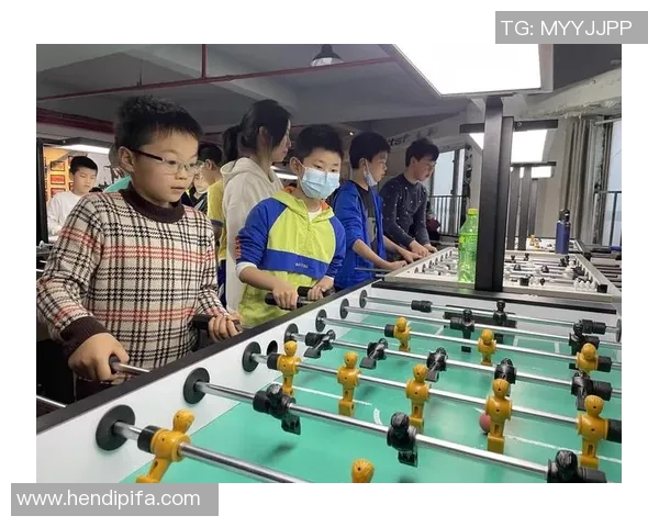 足球桌小人带你领略桌上足球的乐趣与技巧，开启激情对战新体验