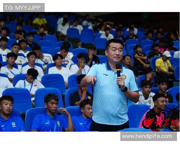 追寻绿茵梦想的脚步足球之旅带你领略世界各地的激情与魅力 追寻绿茵梦想的脚步足球之旅带你领略世界各地的激情与魅力